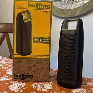 NEW!  Kickers Bullfrog Black & Green Portable Speaker